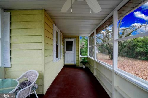 217 Cinnaminson St, Riverton, NJ 08077-1233