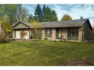 2760 Everest Ln, Minneapolis, MN 55447-1715