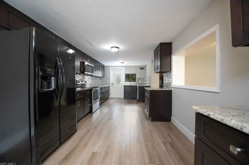 1354 13th St, Naples, FL 34117-5202