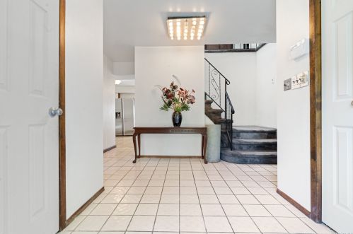 2 Vanderbilt Pkwy, Huntington Station, NY 11746-5814