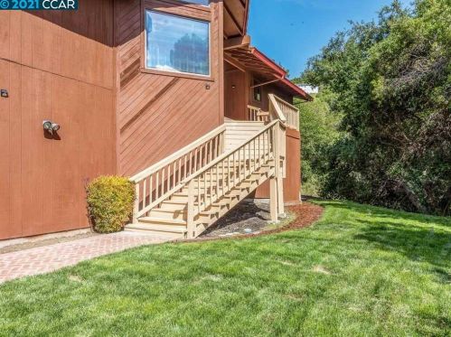 21 Calvin Ct, Orinda, CA 94563-3604