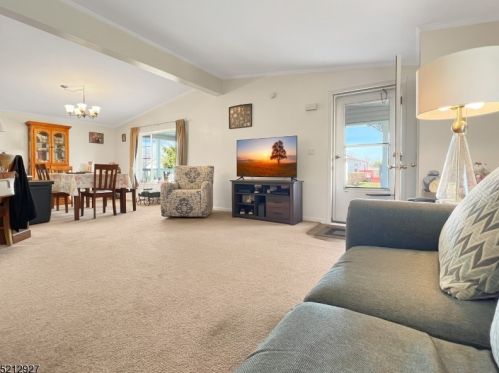 11 Morningside Dr, Belvidere NJ  07823-2910 exterior