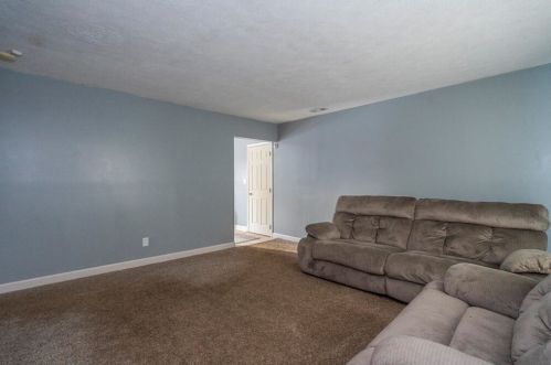 652 Nevada Dr, Xenia, OH 45385-4649