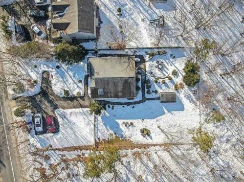 350 Mark Tree Rd, South Setauket, NY 11720-2280