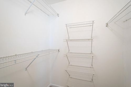 312 Hedgestone Ter, Leesburg VA  20176-4842 exterior