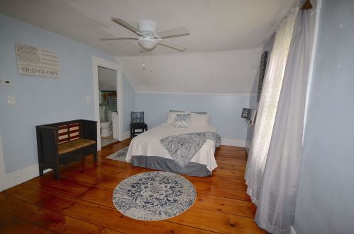 85 Broadway, Derry NH  03038-2019 exterior