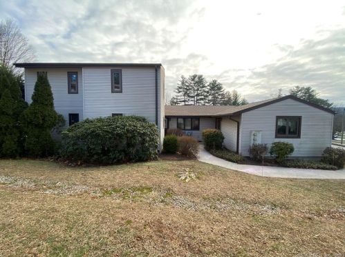 123 Butternut Ln, Bristol, CT 06010-8023