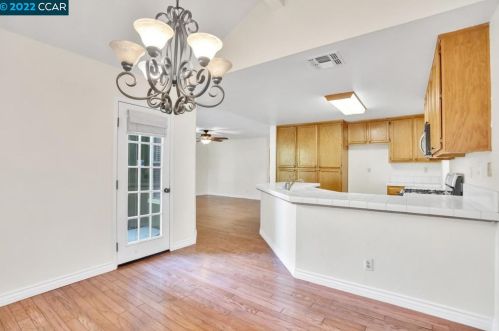 9456 Fairlight Ct, Elk Grove CA  95758-1031 exterior