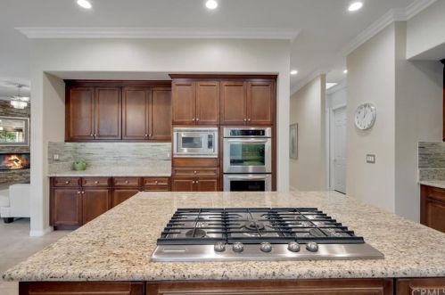 15 Napoleon Rd, Rancho Mirage CA  92270-2715 exterior