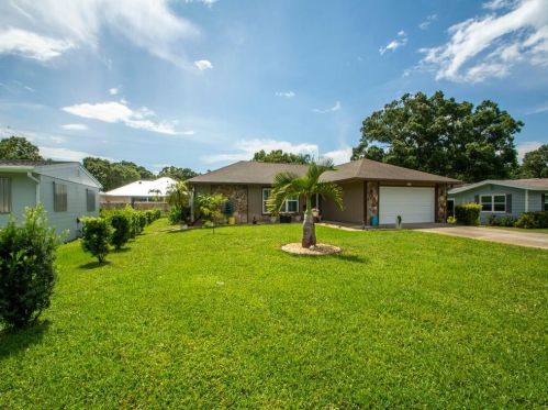 915 24th Ave, Vero Beach, FL 32960-3947