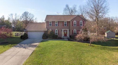 3733 Maplebrooke Ln, Amelia, OH 45102-1552