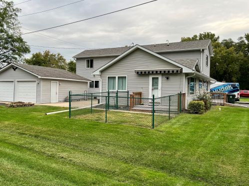 606 Gatewood Dr, Twin Lakes, WI 53181-9356