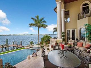 433 Meadow Lark Dr, Sarasota, FL 34236-1901