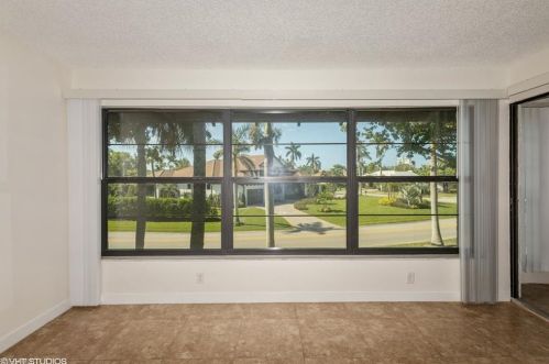 4092 Belair Ln, Naples FL  34103-3527 exterior