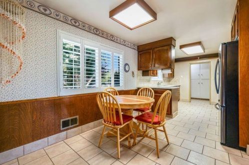 504 Greenwich Ln, Modesto CA  95350-1506 exterior