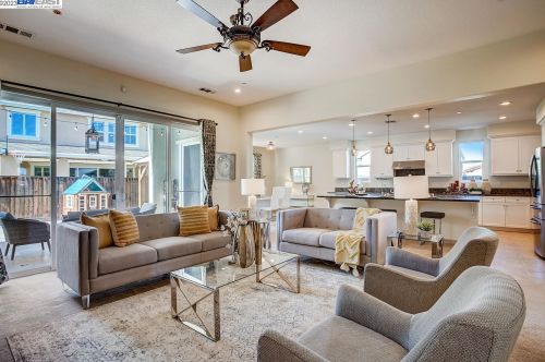 70 Thunder Bay Ct, West Pittsburg CA  94565-7924 exterior