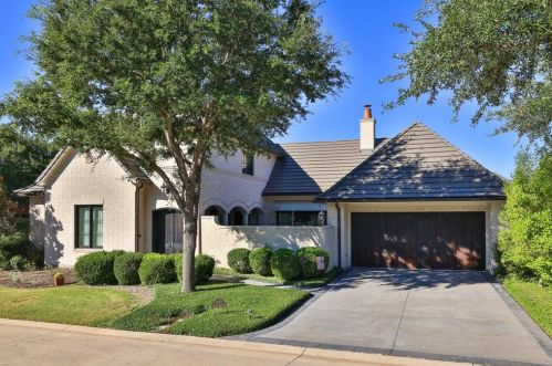 6720 Desert Highlands Dr, Fort Worth, TX 76132-4576