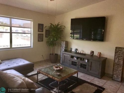 12359 11th Ct, Hollywood FL  33026-4385 exterior