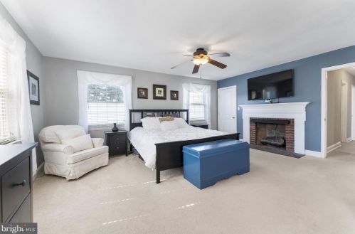 388 Bishop Hollow Rd, Newtown Square PA  19073-3901 exterior
