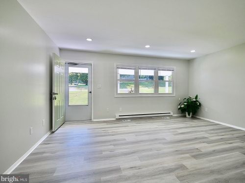 1694 Bethel Rd, Boothwyn PA  19060-2049 exterior