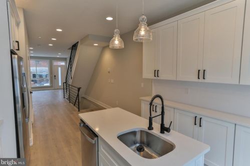 618 Mckean St, Philadelphia PA 19148-2208 exterior