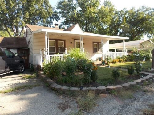 226 Kennedy Dr, Medway, OH 45341-1504