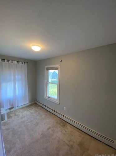 58 Grove St, Windsor Locks CT  06096-1828 exterior