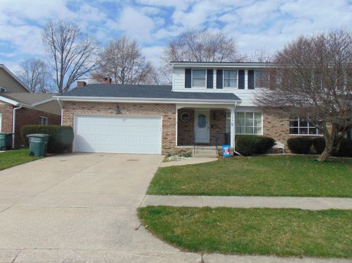 2205 Dixon Dr, Valpo, IN 46383-3106
