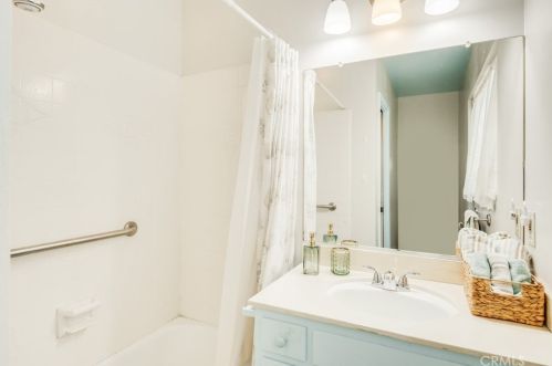 4808 Vanderhill Rd, Torrance CA  90505-4340 exterior