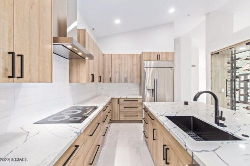 8942 Topeka Dr, Scottsdale AZ  85255-9296 exterior