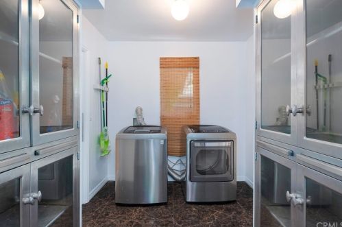 3315 Laurel Canyon Blvd, North Hollywood CA  91604-4133 exterior