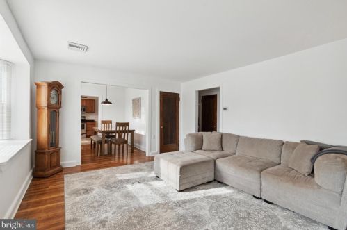 71 7th Ave, Collegeville PA  19426-2107 exterior