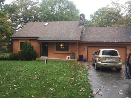 28822 Raab Dr, Waterford, WI 53185-1102