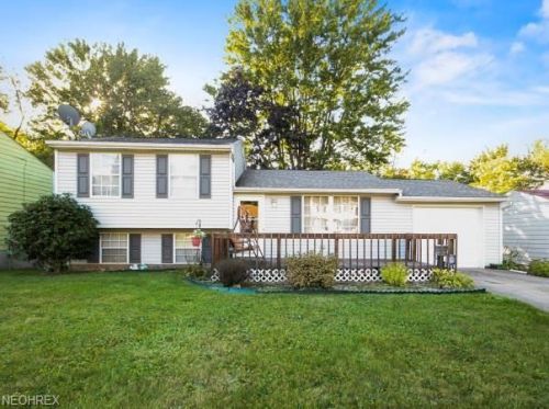 252 Harold Ln, Campbell, OH 44405-1166