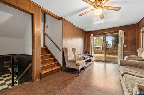 55 Robinson St, Teaneck, NJ 07666-5741