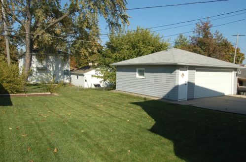 8010 Burdick Ave, Milwaukee WI  53219-3546 exterior