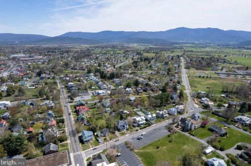 5 Amiss Ave, Richmond National Battlefiel VA  22835-1309 exterior