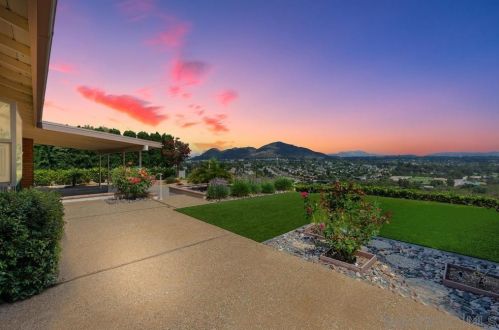 6075 Ridgemoor Dr, San Diego, CA 92120-3921