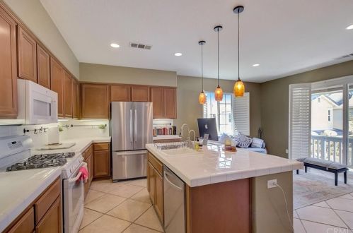 24008 Mariposa Pl, Santa Clarita CA  91354-1880 exterior