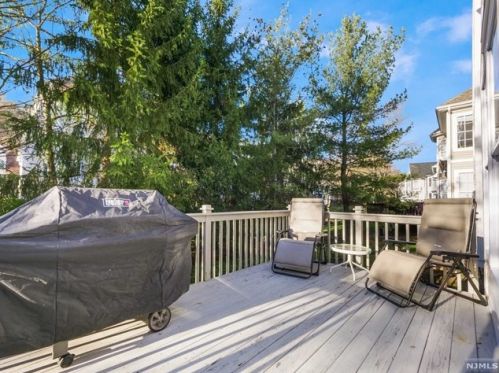 5 River Dell, Oakland NJ  07436-2302 exterior