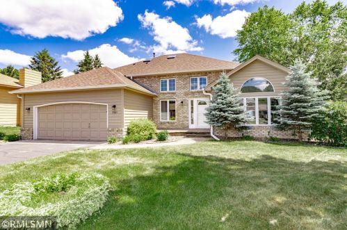 5560 Brickstone Ct, Saint Paul, MN 55126-4801