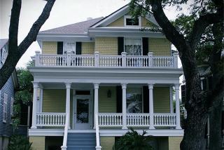 1324 Sealy St, Galveston, TX 77550-5052