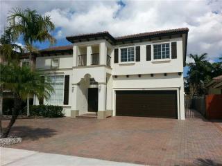 931 155th Ct, Miami, FL 33194-2923