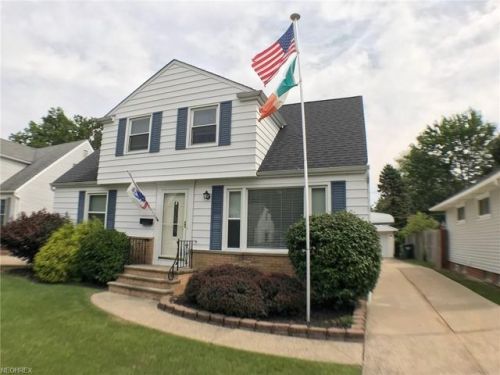 29558 Shaker Dr, Willowick, OH 44092-2234