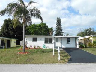 10436 117th Dr, Largo, FL 33773-2401
