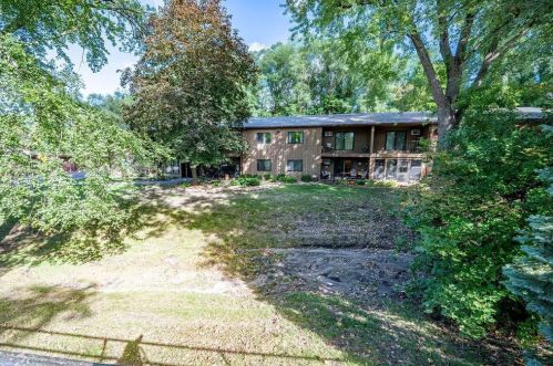 907 Coulee Rd, Hudson, WI 54016-2213