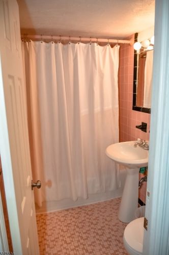 38 Gertrude St, Clark NJ  07066-3212 exterior