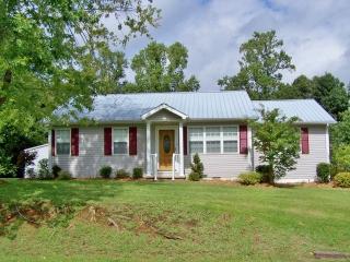 1518 Fairview Rd, Mc Minnville, TN 37110-7597