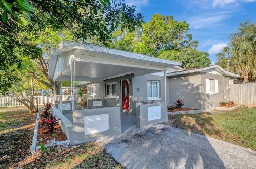 9780 Park Lake Dr, Pinellas Park FL  33782-3563 exterior