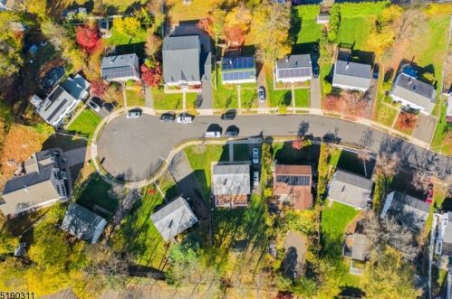 24 Hitchcock Pl, Montclair, NJ 07042-3103
